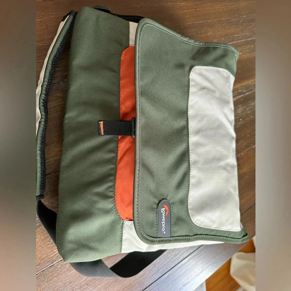 Lowerpro slim briefcase - Picture 15 of 15